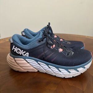 Hoka One One Gaviota 3 shoes